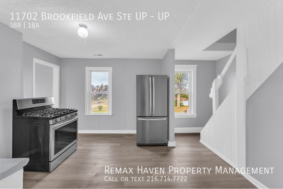 11702 Brookfield Ave | UP, Cleveland - Spacious 3-bed 1-bath multi-fam property image