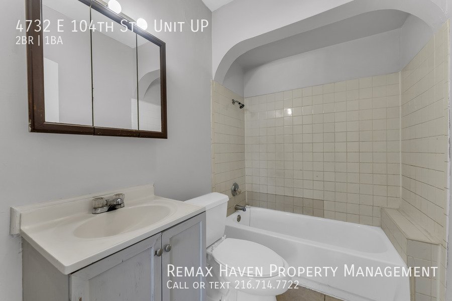 4732 E 104th St | UP, Garfield Heights - Spacious 2-bed 1-bath multi-f property image