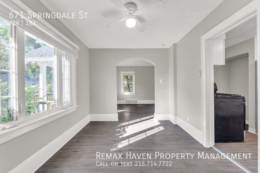 671 Springdale St, Akron - Spacious 2-bed 1-bath single-family home! property image