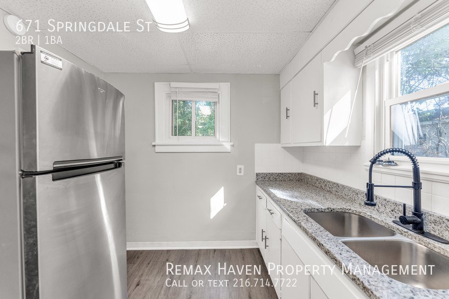 671 Springdale St, Akron - Spacious 2-bed 1-bath single-family home! property image