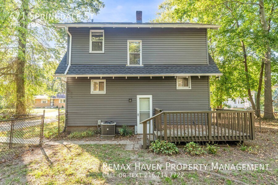 671 Springdale St, Akron - Spacious 2-bed 1-bath single-family home! property image