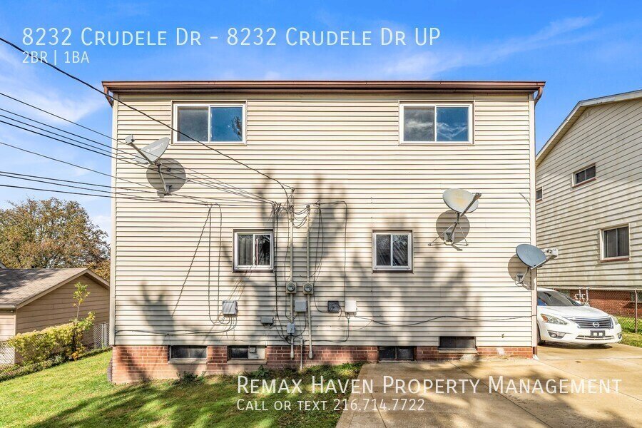 8232 Crudele Dr | UP, Garfield Heights- Spacious 2-bed 1-bath multi-fa property image