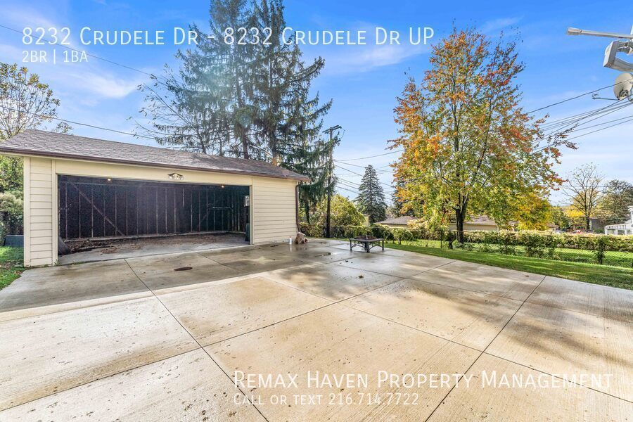 8232 Crudele Dr | UP, Garfield Heights- Spacious 2-bed 1-bath multi-fa property image