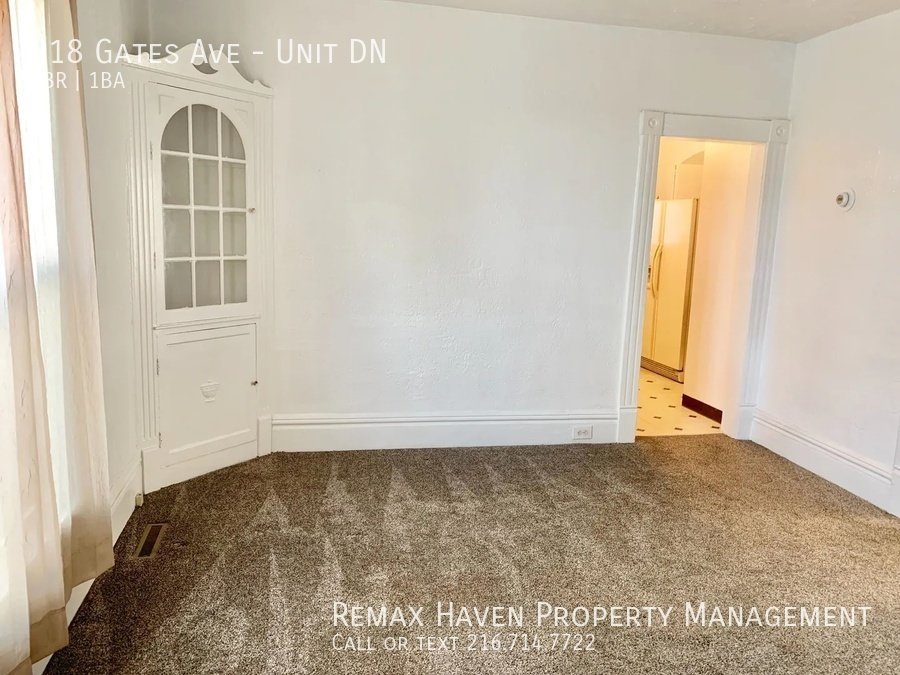 218 Gates Ave | DN, Elyria - Spacious 3-bed 1-bath multi-family home! property image