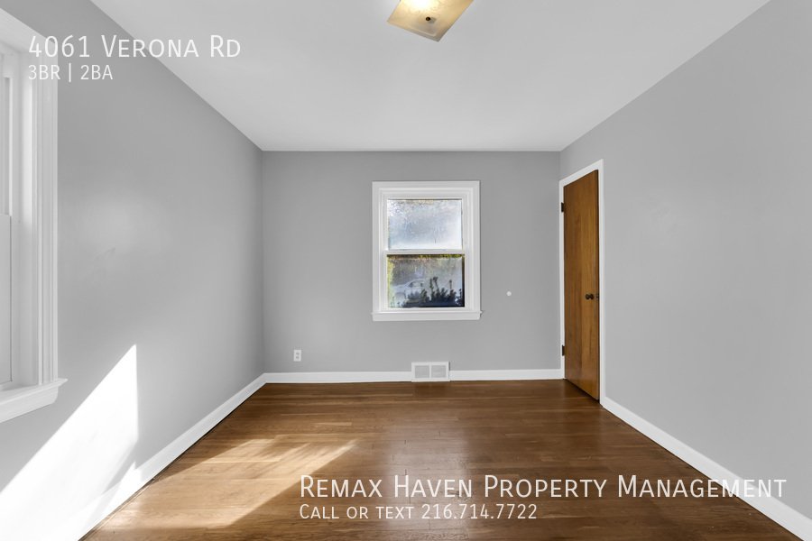 4061 Verona Rd, South Euclid - Spacious 3-bed 1.5-bath single-family h property image