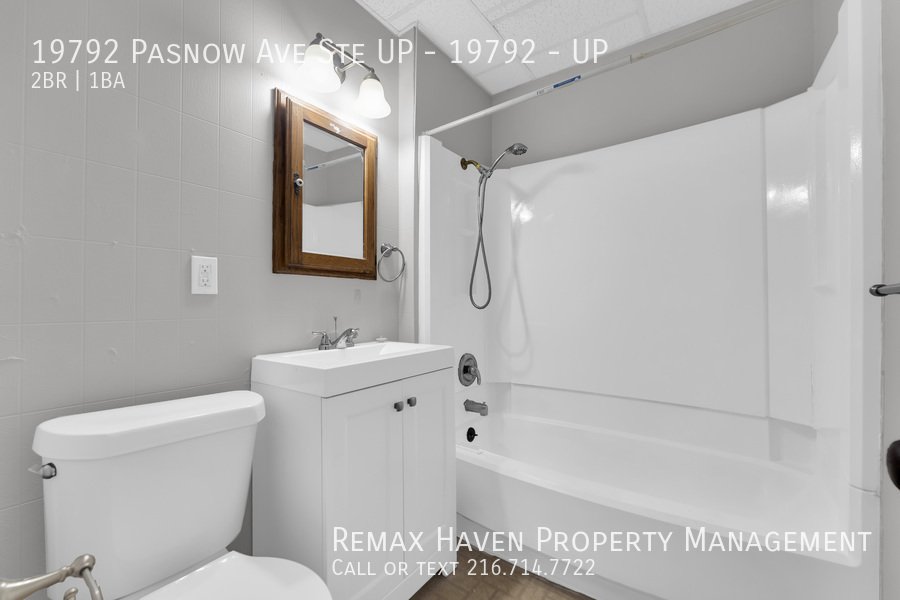 19792 Pasnow Ave | UP, Euclid - Spacious 2-bed 1-bath multi-family hom property image