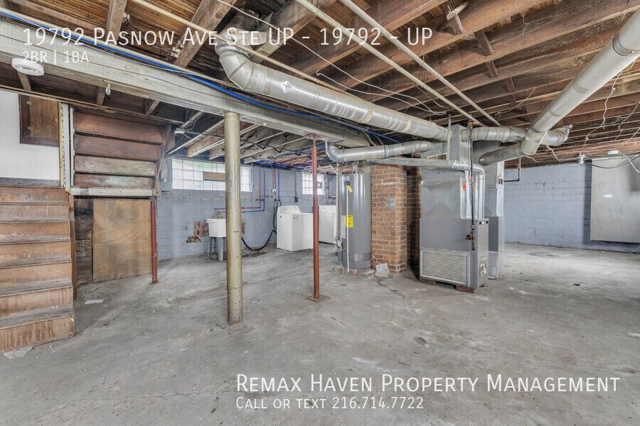 19792 Pasnow Ave | UP, Euclid - Spacious 2-bed 1-bath multi-family hom property image