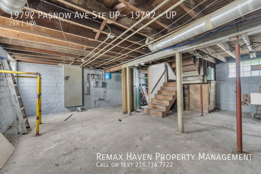 19792 Pasnow Ave | UP, Euclid - Spacious 2-bed 1-bath multi-family hom property image