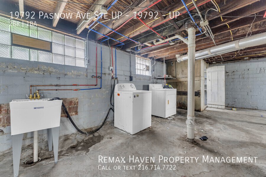 19792 Pasnow Ave | UP, Euclid - Spacious 2-bed 1-bath multi-family hom property image