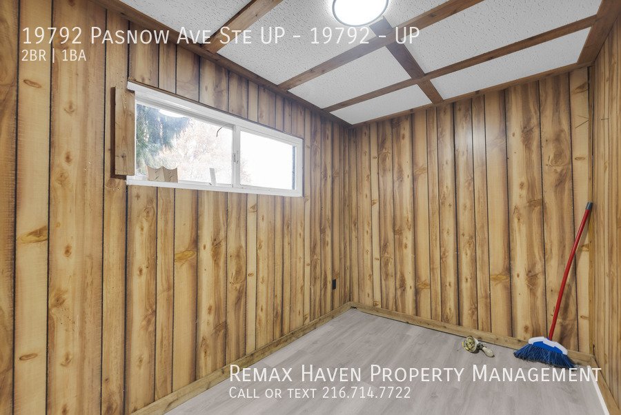19792 Pasnow Ave | UP, Euclid - Spacious 2-bed 1-bath multi-family hom property image