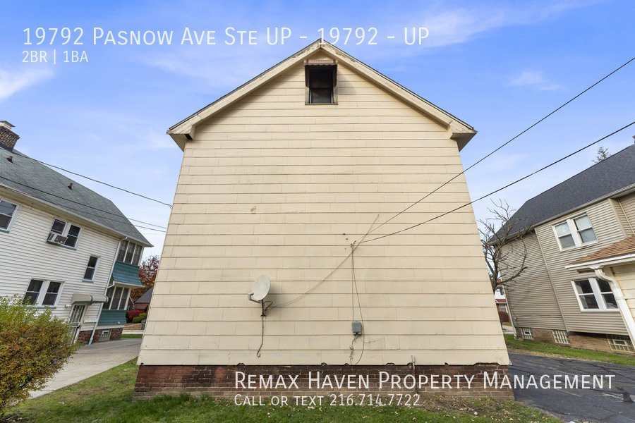 19792 Pasnow Ave | UP, Euclid - Spacious 2-bed 1-bath multi-family hom property image