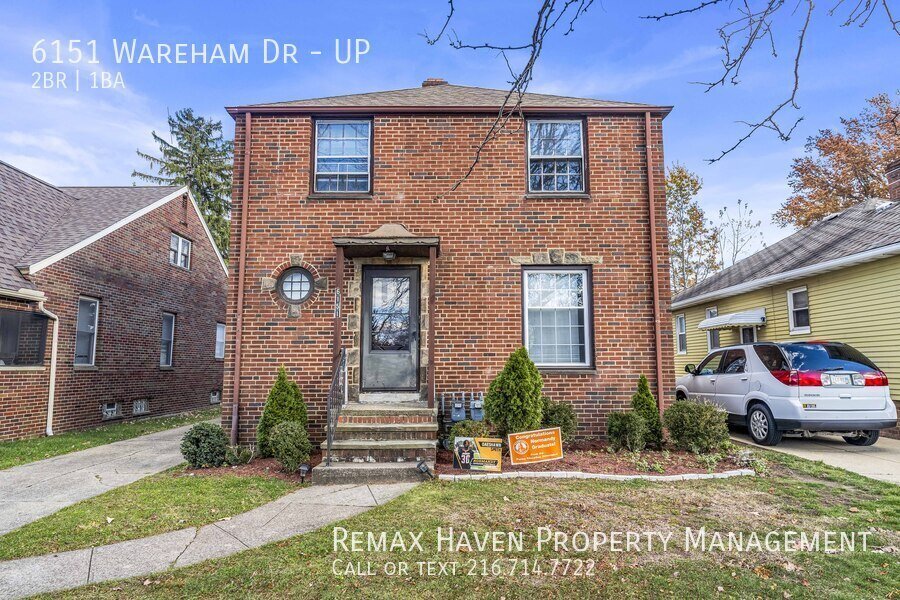 6151 Wareham Dr | UP, Parma - Spacious 2-bed 1-bath multi-family home! property image
