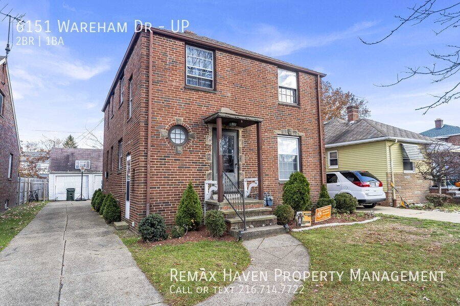 6151 Wareham Dr | UP, Parma - Spacious 2-bed 1-bath multi-family home! property image