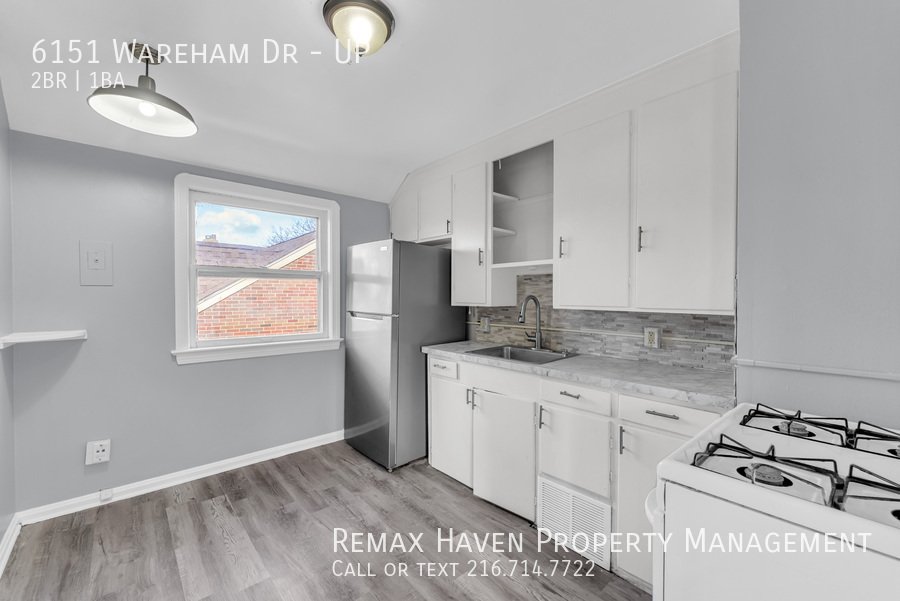 6151 Wareham Dr | UP, Parma - Spacious 2-bed 1-bath multi-family home! property image