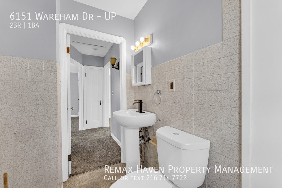 6151 Wareham Dr | UP, Parma - Spacious 2-bed 1-bath multi-family home! property image