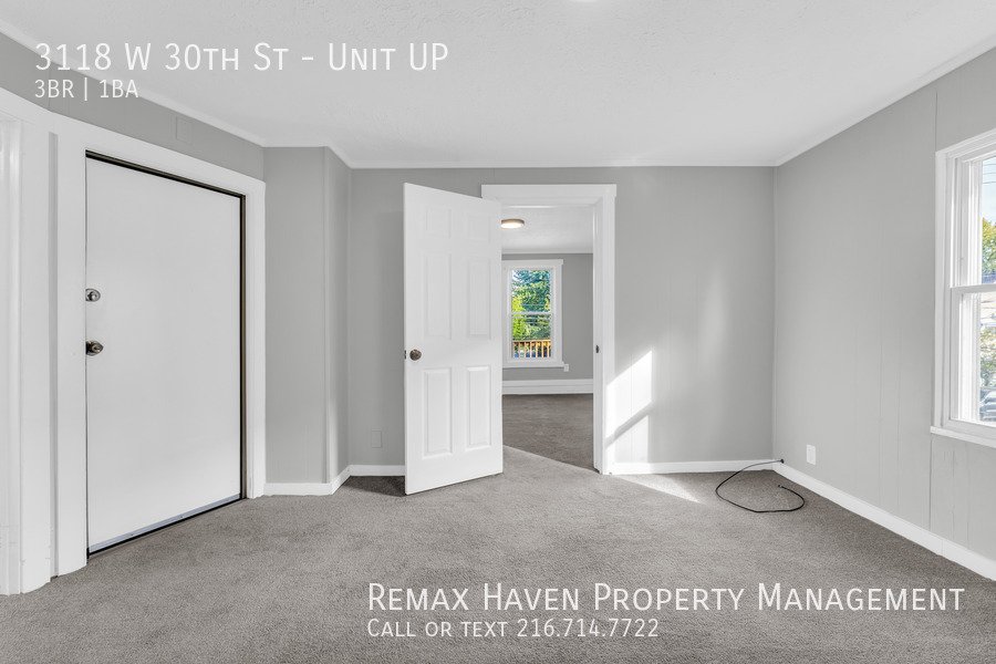 3118 W 30th St | UP, Cleveland - Spacious 3-bed 1-bath multi-family ho property image