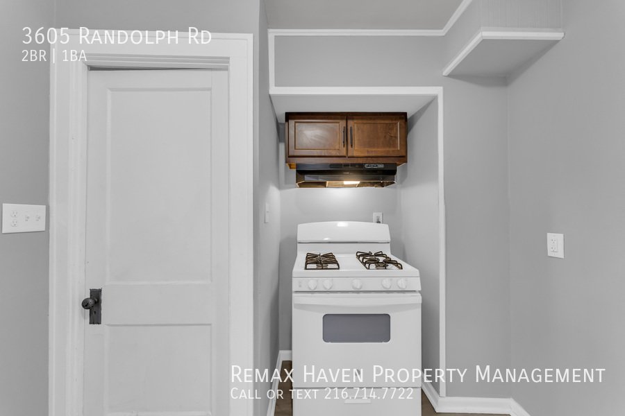 3605 Randolph Rd, Cleveland Heights - Spacious 2-bed 1-bath single-fam property image