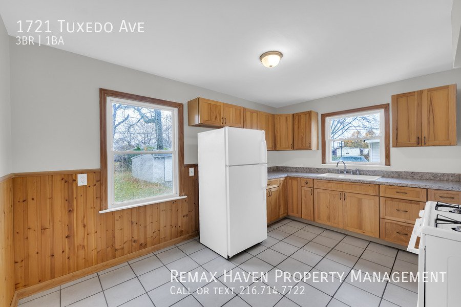 1721 Tuxedo Ave, Parma - Spacious 3-bed 1-bath single-family home! property image