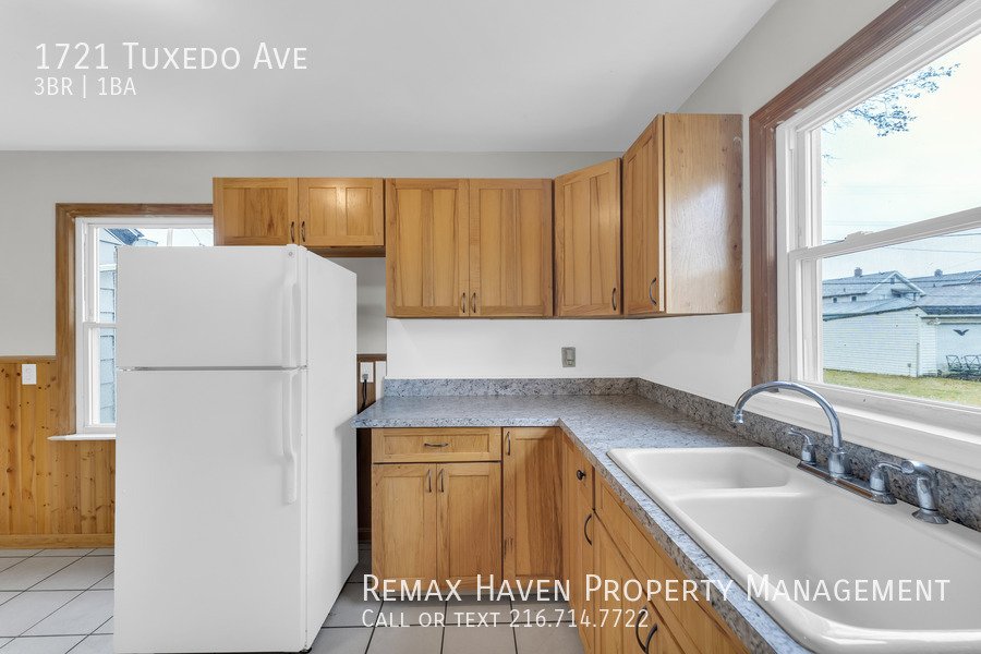 1721 Tuxedo Ave, Parma - Spacious 3-bed 1-bath single-family home! property image