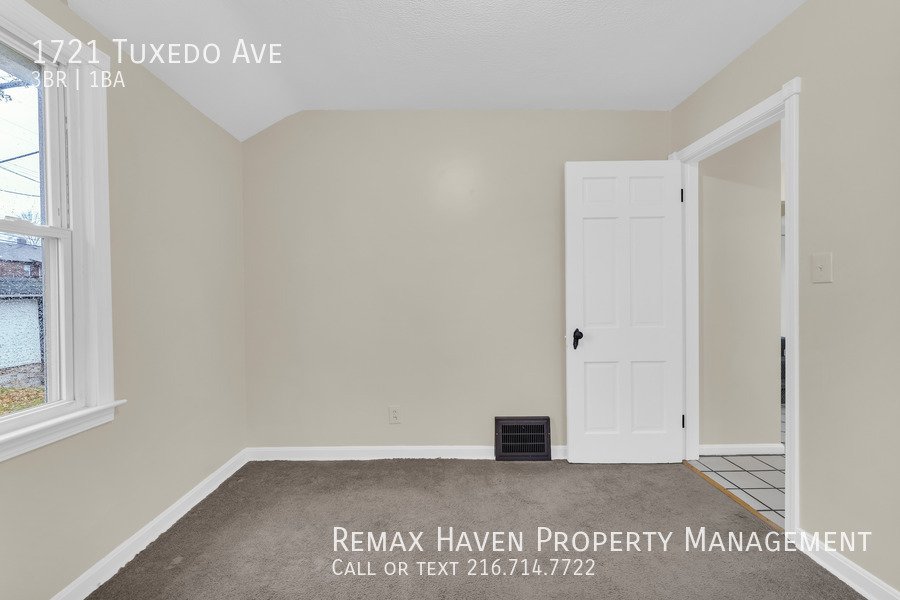 1721 Tuxedo Ave, Parma - Spacious 3-bed 1-bath single-family home! property image