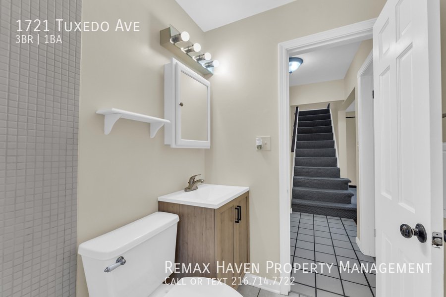 1721 Tuxedo Ave, Parma - Spacious 3-bed 1-bath single-family home! property image