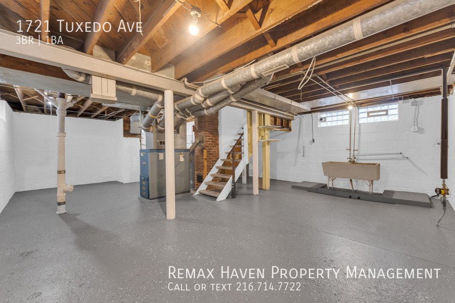 1721 Tuxedo Ave, Parma - Spacious 3-bed 1-bath single-family home! property image