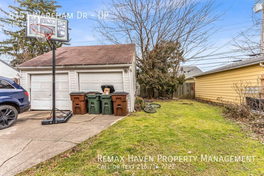 6151 Wareham Dr. UP, Parma - Spacious 2 bed 1 bath multi-family home! property image