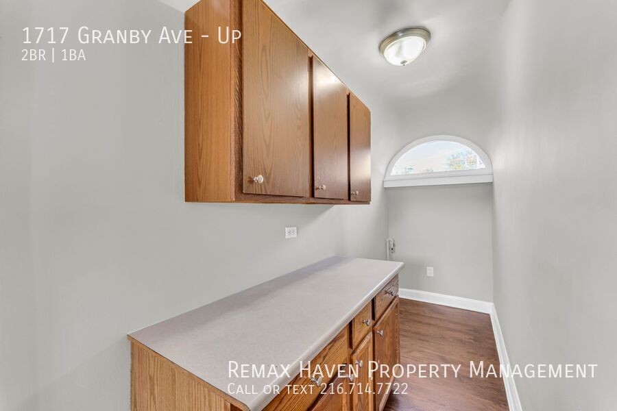 1717 Granby Ave | UP, Cleveland - Spacious 2-bed 1-bath multi-family home! property image