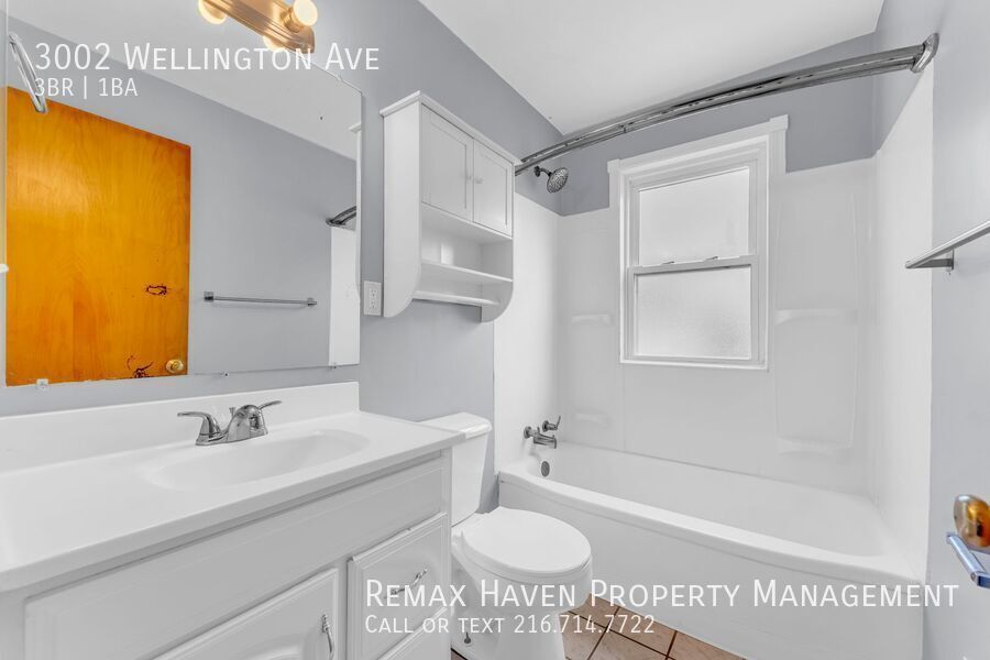 3002 Wellington Ave, Parma - Spacious 3 bed 1 bath single family home! property image