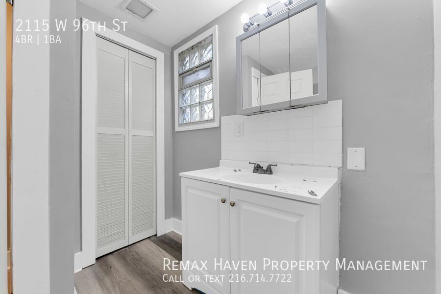 2115 W 96th St, Cleveland - Spacious 4-bed 1-bath single-family home! property image