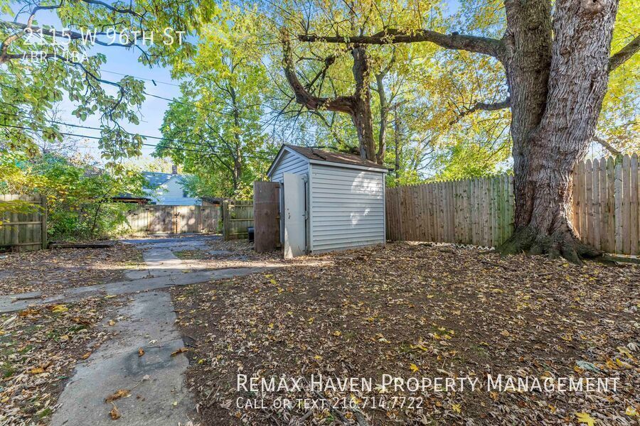 2115 W 96th St, Cleveland - Spacious 4-bed 1-bath single-family home! property image