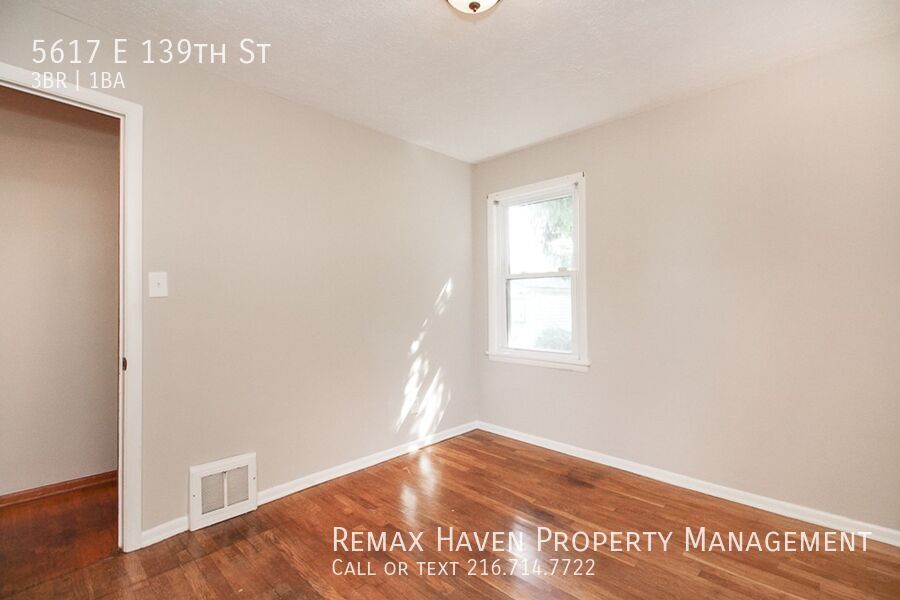 5617 E 139th St, Garfield Heights - Spacious 3-bed 1-bath single-family home! property image