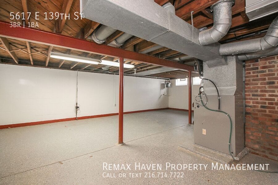 5617 E 139th St, Garfield Heights - Spacious 3-bed 1-bath single-family home! property image