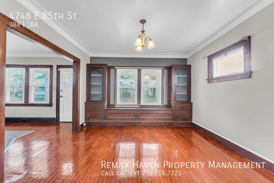 4748 E 85th St, Garfield Heights - Spacious 3-bed 1-bath single-family home! property image
