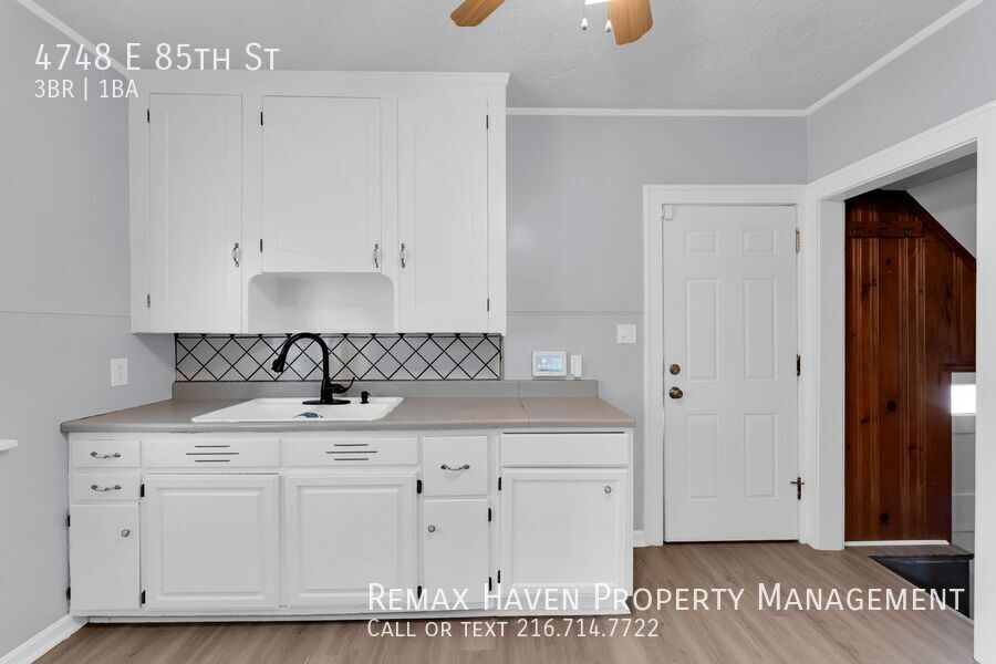 4748 E 85th St, Garfield Heights - Spacious 3-bed 1-bath single-family home! property image