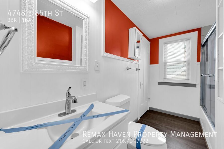 4748 E 85th St, Garfield Heights - Spacious 3-bed 1-bath single-family home! property image