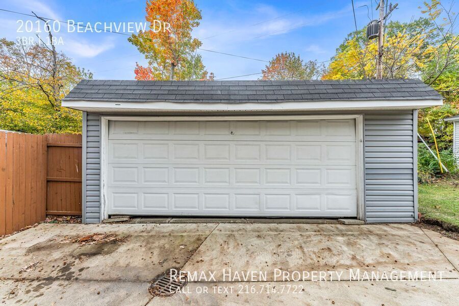 20160 Beachview Dr., Euclid - Spacious 3-bed 1-bath single-family home! property image