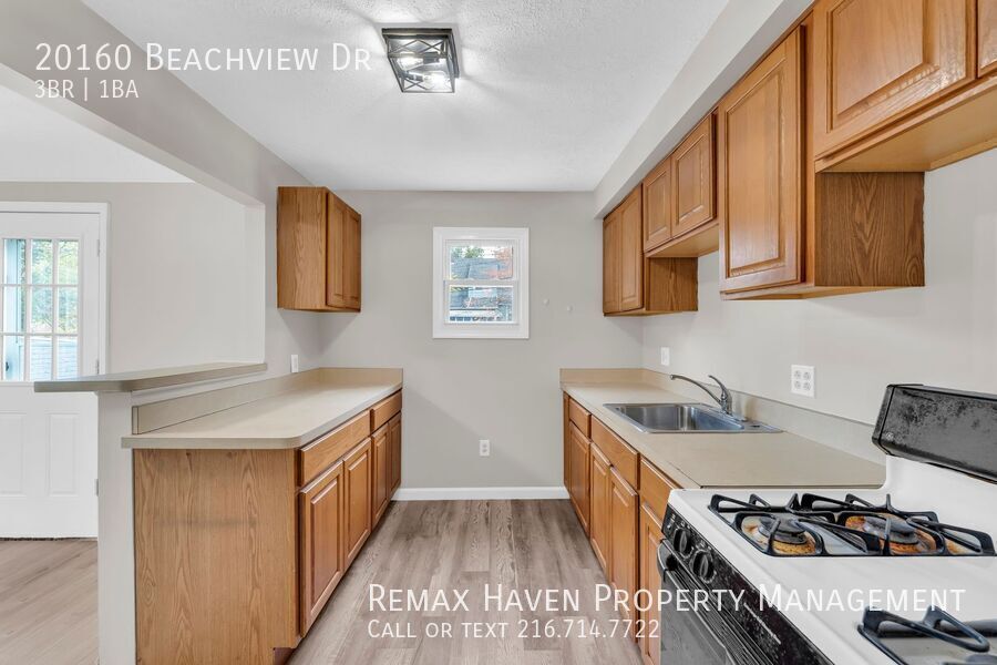 20160 Beachview Dr., Euclid - Spacious 3-bed 1-bath single-family home! property image