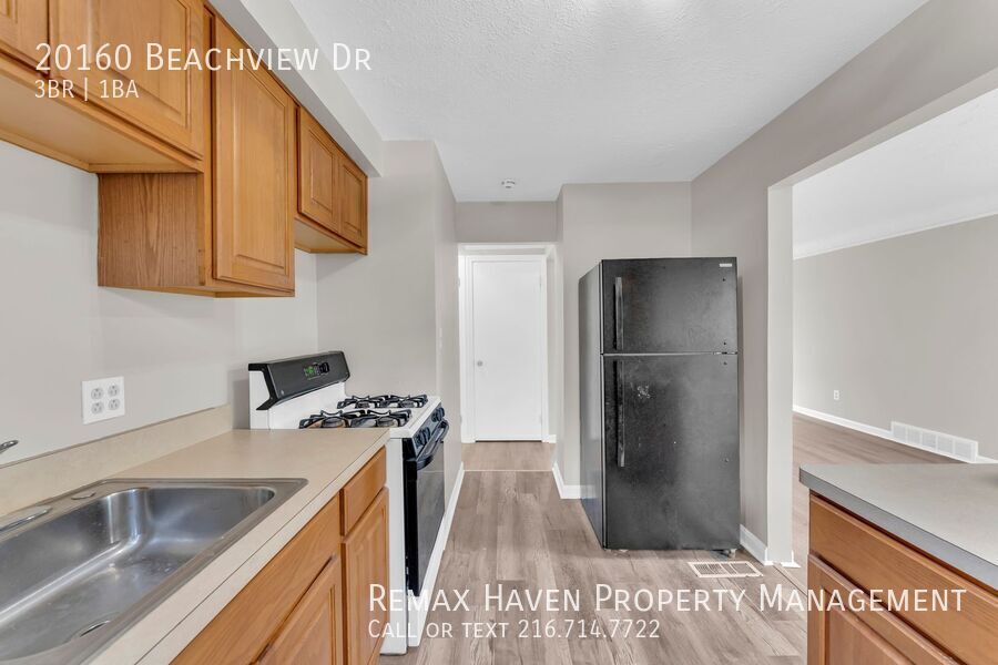 20160 Beachview Dr., Euclid - Spacious 3-bed 1-bath single-family home! property image