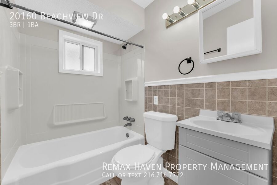 20160 Beachview Dr., Euclid - Spacious 3-bed 1-bath single-family home! property image