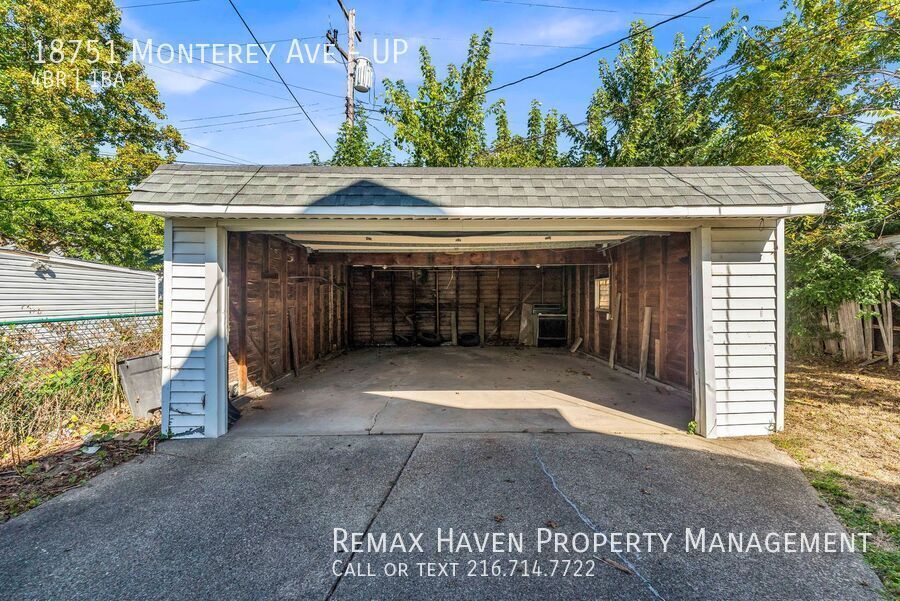 18751 Monterey Ave| UP, Euclid - Spacious 4-bed 1-bath multi-family home! property image