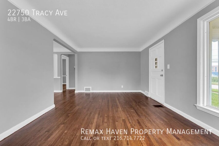 22750 Tracy Ave, Euclid - Spacious 3-bed 2-bath single-family home! property image