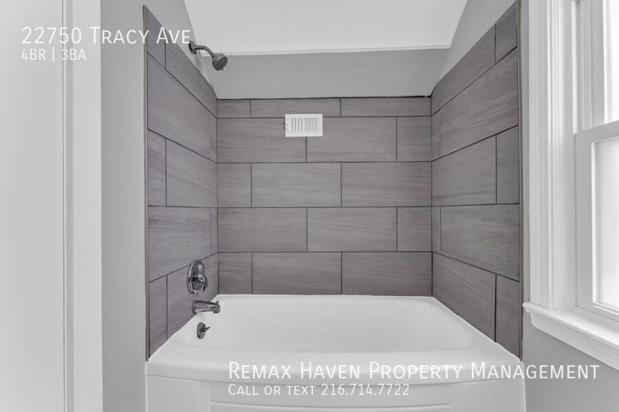 22750 Tracy Ave, Euclid - Spacious 3-bed 2-bath single-family home! property image