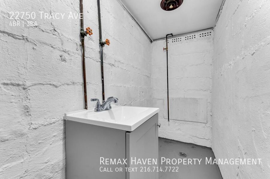 22750 Tracy Ave, Euclid - Spacious 3-bed 2-bath single-family home! property image