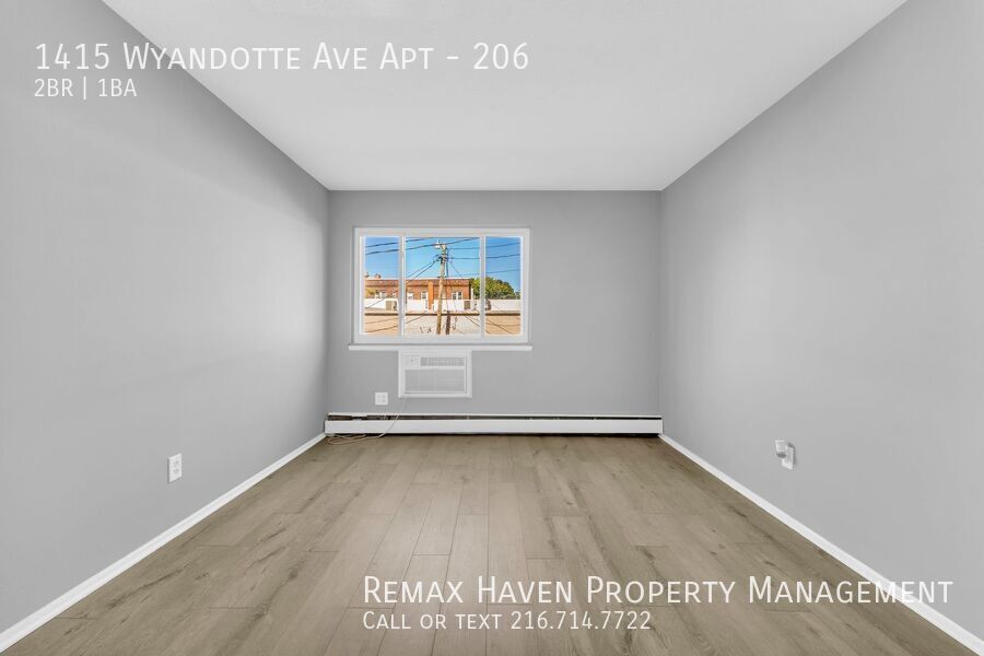 1415 Wyandotte Ave | #206, Lakewood - Spacious 2-bed 1-bath multi-family home! Heat Included! property image