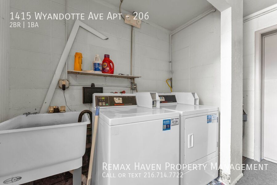 1415 Wyandotte Ave | #206, Lakewood - Spacious 2-bed 1-bath multi-family home! Heat Included! property image