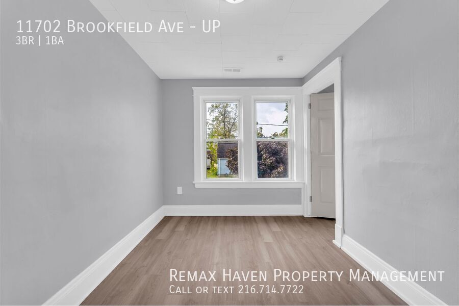 11702 Brookfield Ave | UP, Cleveland - Spacious 3-bed 1-bath multi-family home! property image