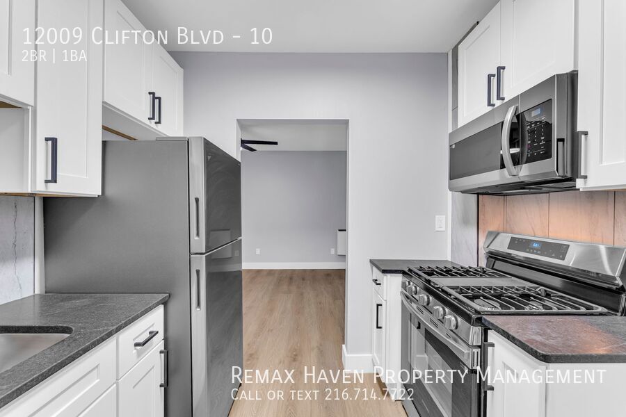 12009 Clifton Blvd | Apt#10, Lakewood - Spacious 2-bed 1-bath apartment! This rental comes with 1 de property image