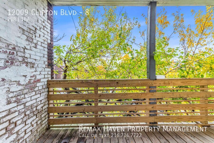 12009 Clifton Blvd | Apt#8, Lakewood - Spacious 2-bed 1-bath apartment! This rental comes with 1 des property image