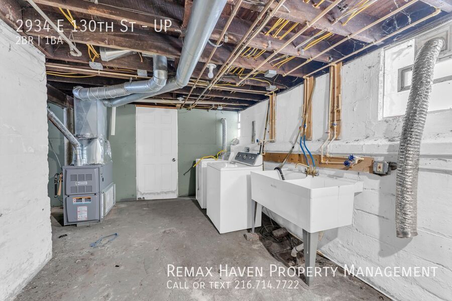 2934 E 130th St | UP, Cleveland - Spacious 2 bed 1 bath multi-family home! property image